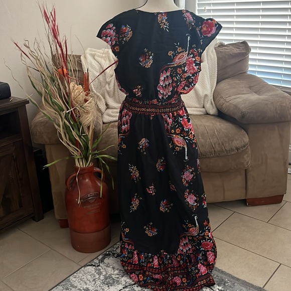 Beautiful Colorful Flower/ Peacock Print High Low Button Down - Picture 6 of 8
